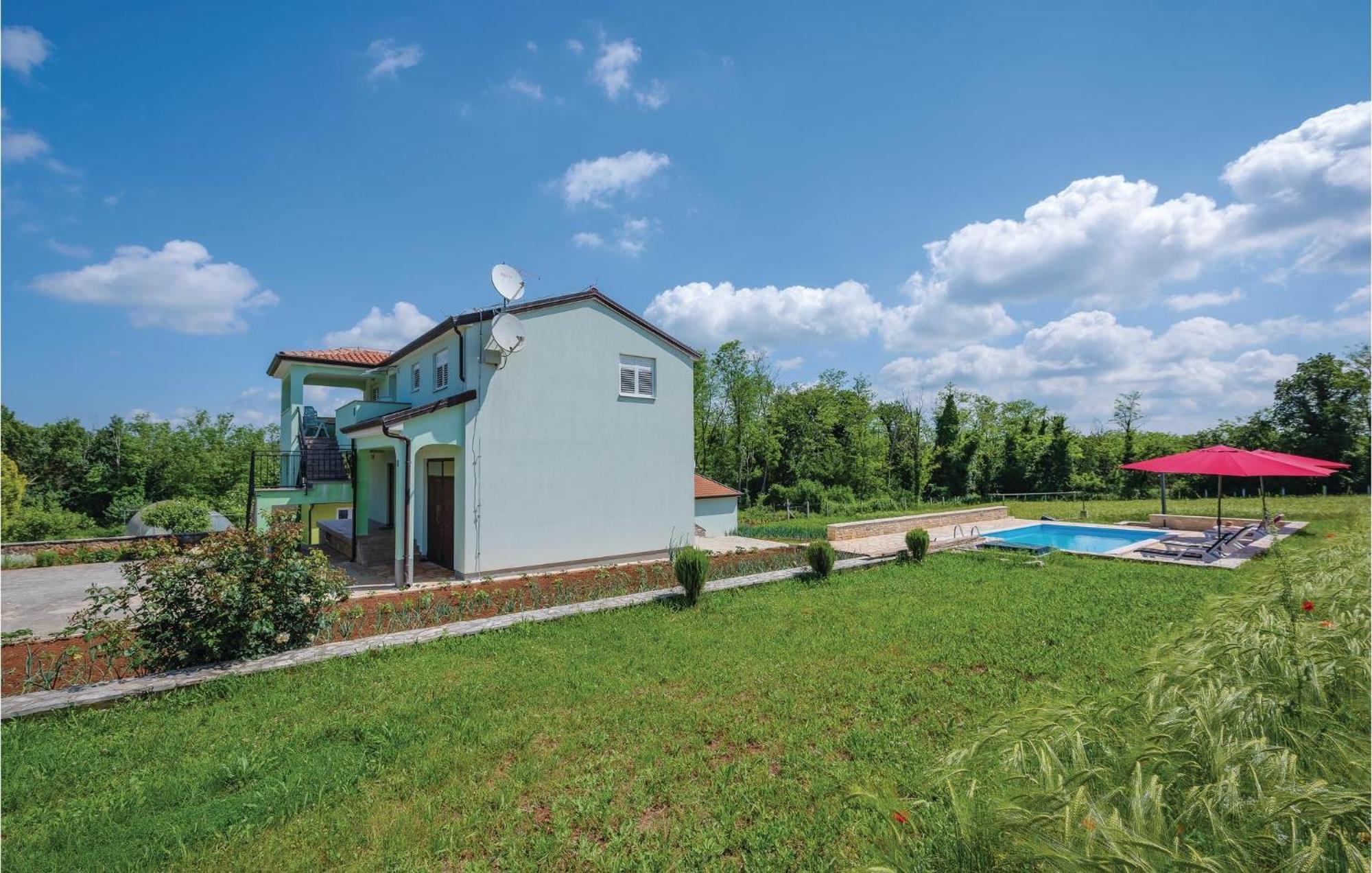 Cozy Apartment In Sv,Lovrec With Kitchen Jakici Exterior foto