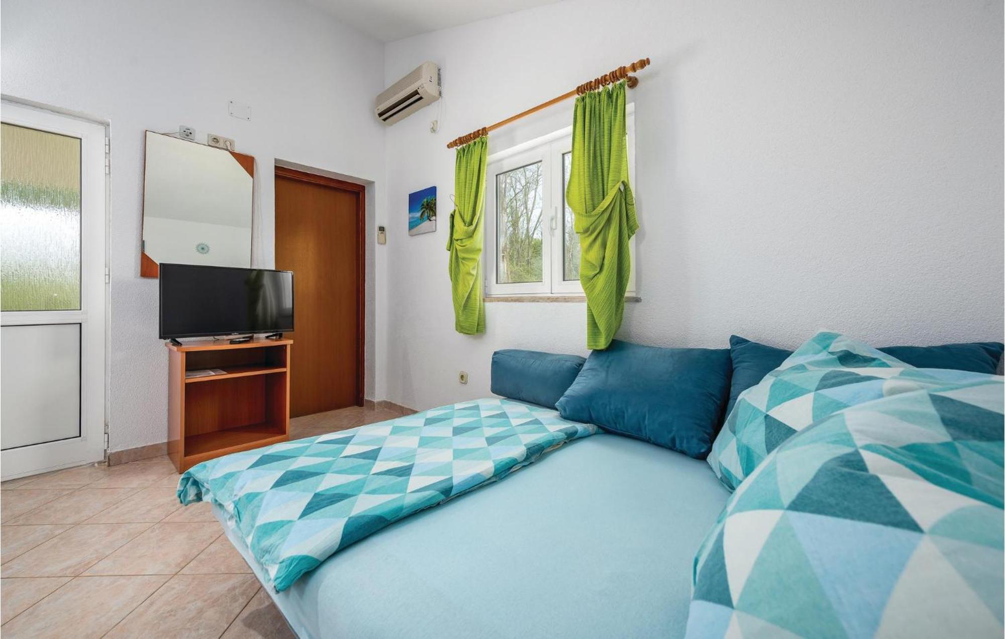 Cozy Apartment In Sv,Lovrec With Kitchen Jakici Exterior foto