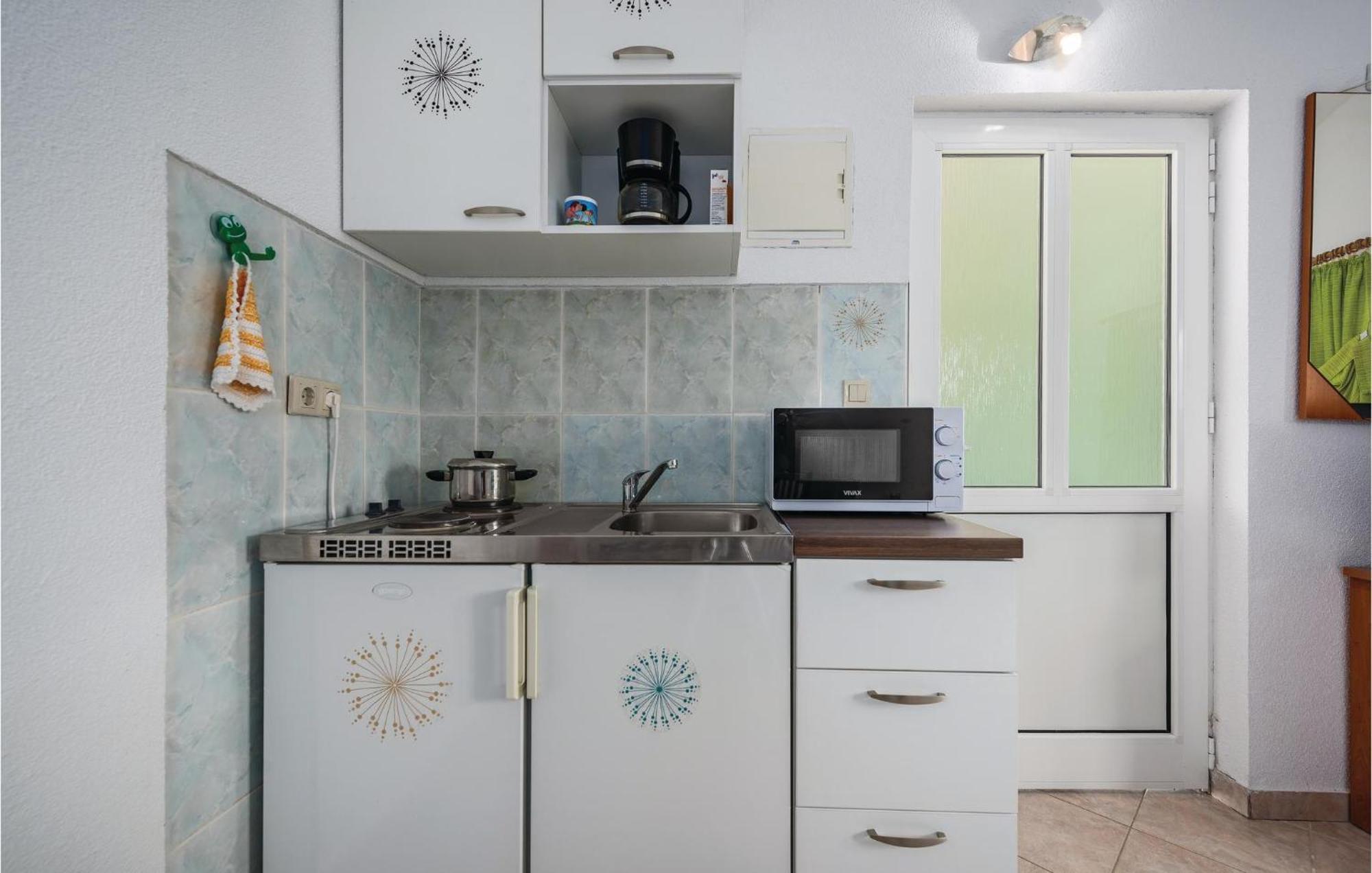 Cozy Apartment In Sv,Lovrec With Kitchen Jakici Exterior foto