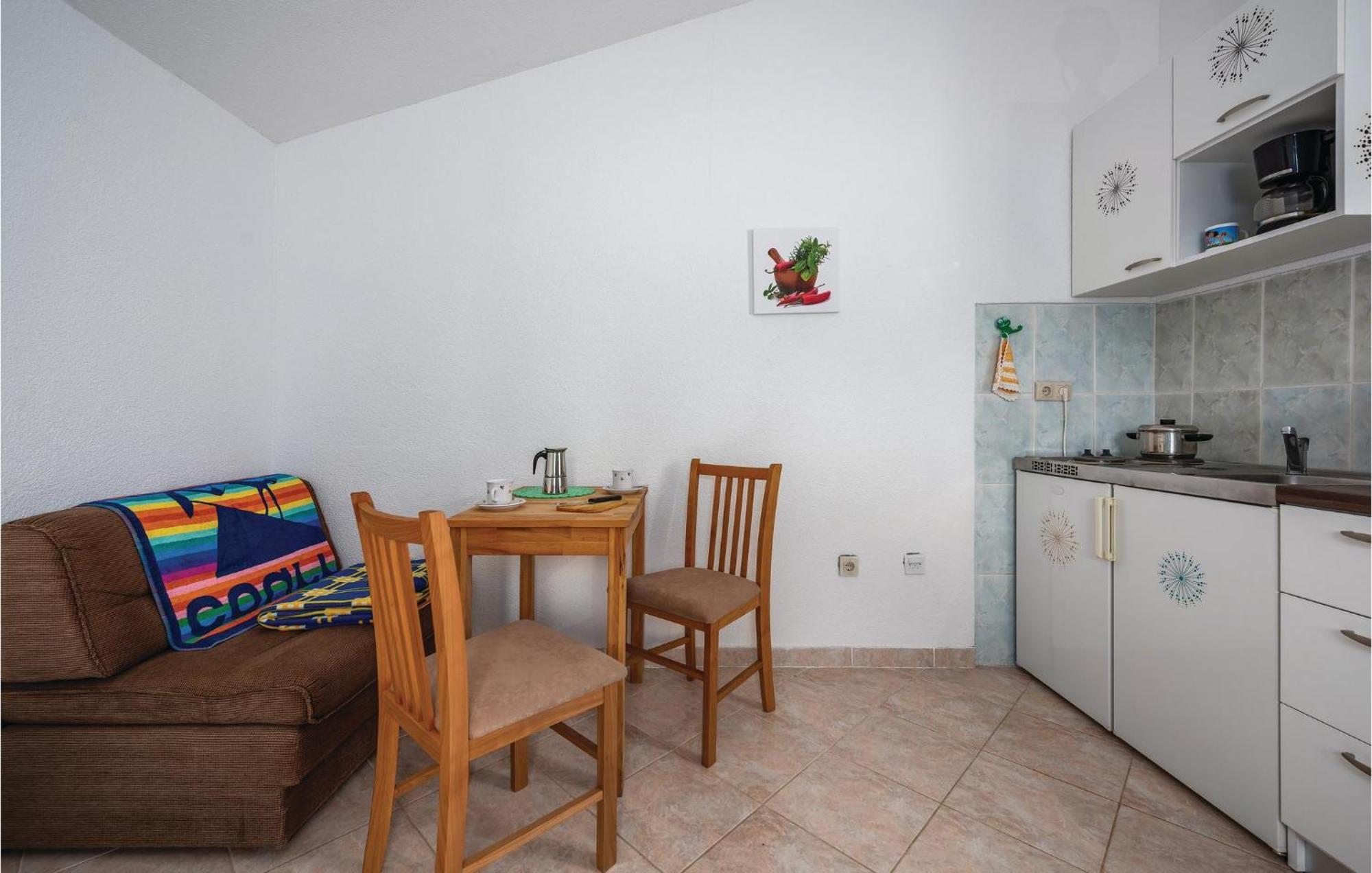 Cozy Apartment In Sv,Lovrec With Kitchen Jakici Exterior foto