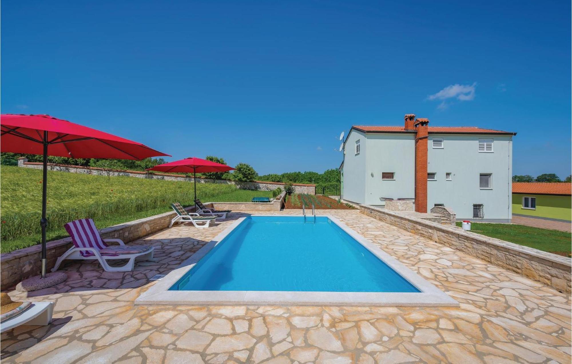 Cozy Apartment In Sv,Lovrec With Kitchen Jakici Exterior foto
